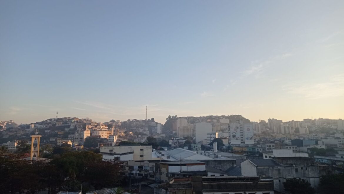 calor-fora-de-epoca:-veranico-deve-elevar-temperaturas-e-termometros-podem-bater-30°c-em-juiz-de-fora-e-regiao