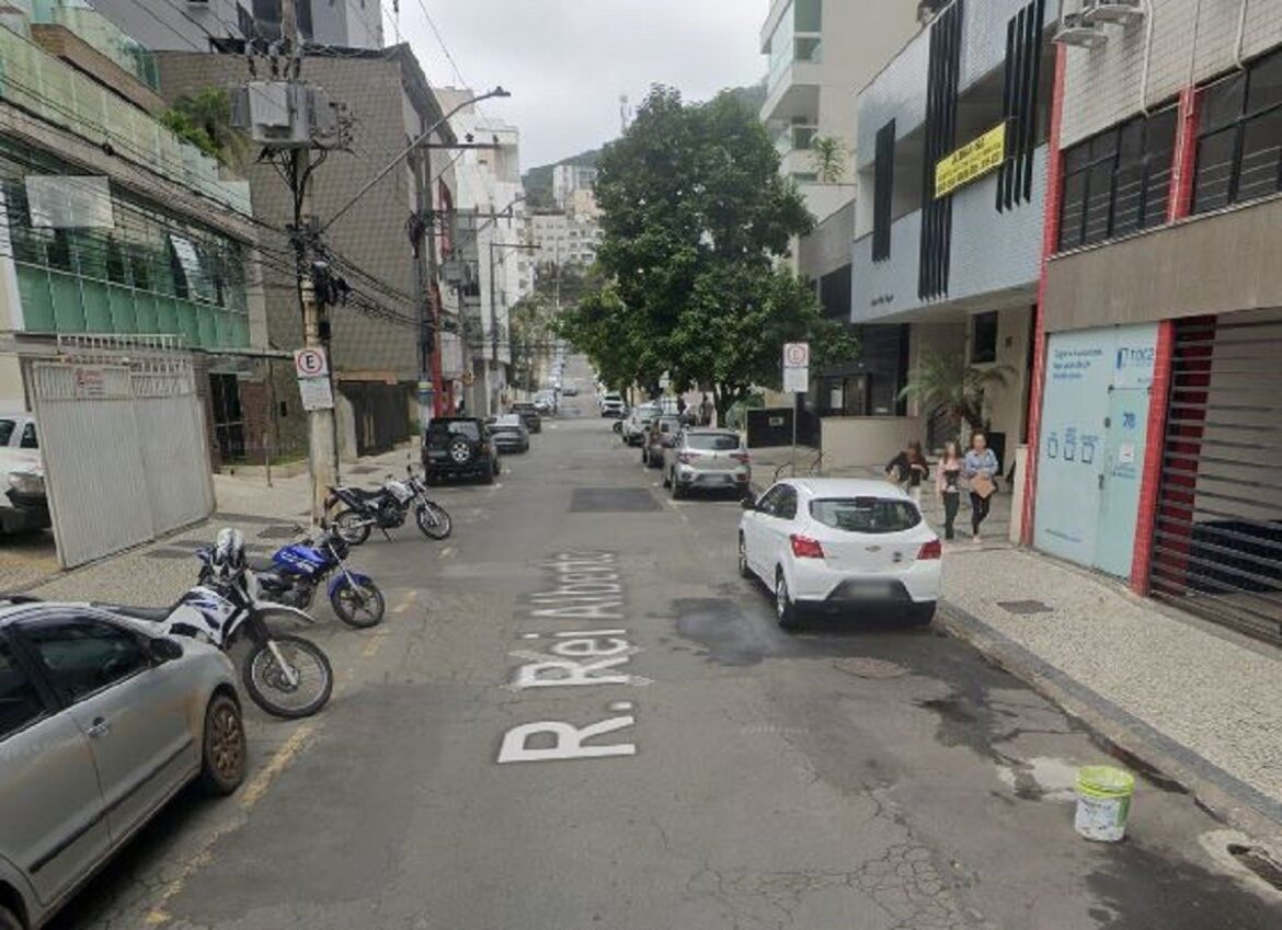 transito-na-rua-rei-alberto,-no-centro-de-juiz-de-fora,-tem-sentido-de-circulacao-invertido