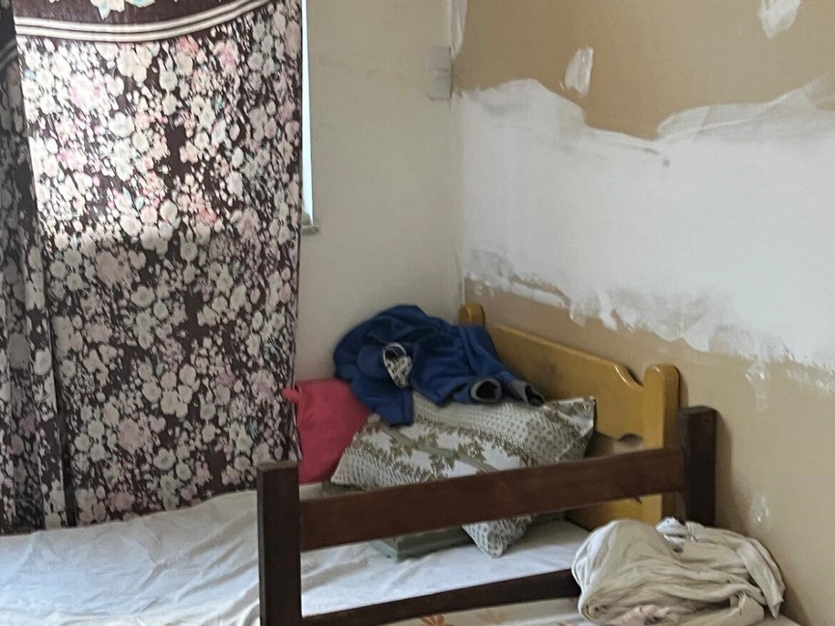 lar-para-idosos-e-fechado-pela-segunda-vez-em-menos-de-uma-semana-em-juiz-de-fora:-‘alimentos-vencidos,-frutas-estragadas-e-cheiro-forte-de-urina’,-diz-delegado