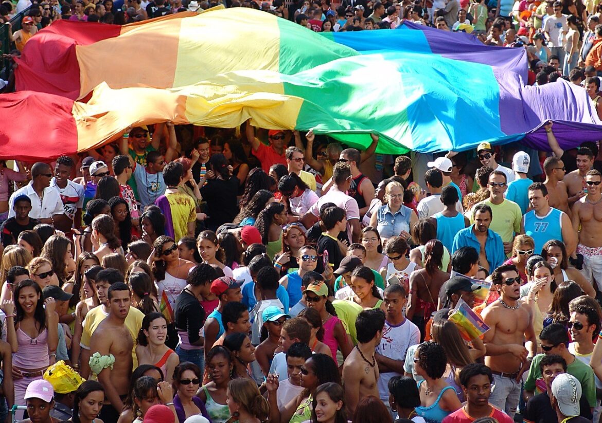 parada-do-orgulho-lgbt+-altera-transito-e-muda-trajeto-de-linhas-de-onibus-no-centro-de-juiz-de-fora