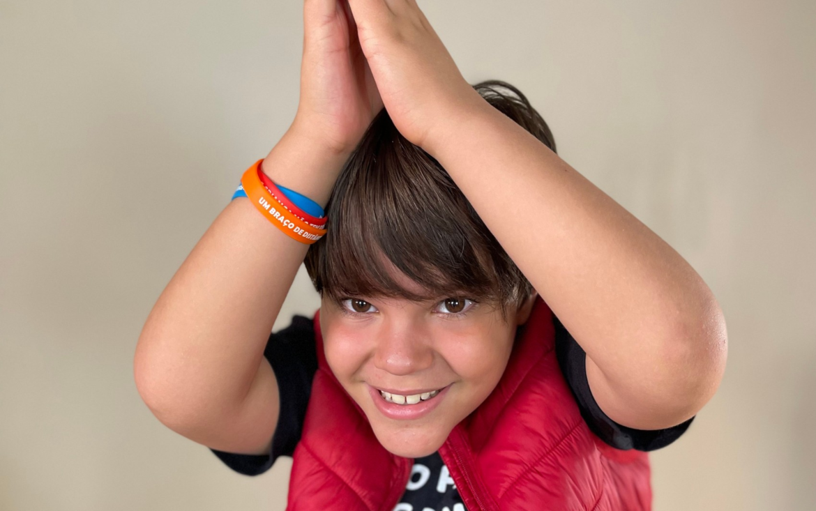 menino-de-11-anos-supera-trauma,-lanca-livro-e-ensina-como-evitar-afogamentos