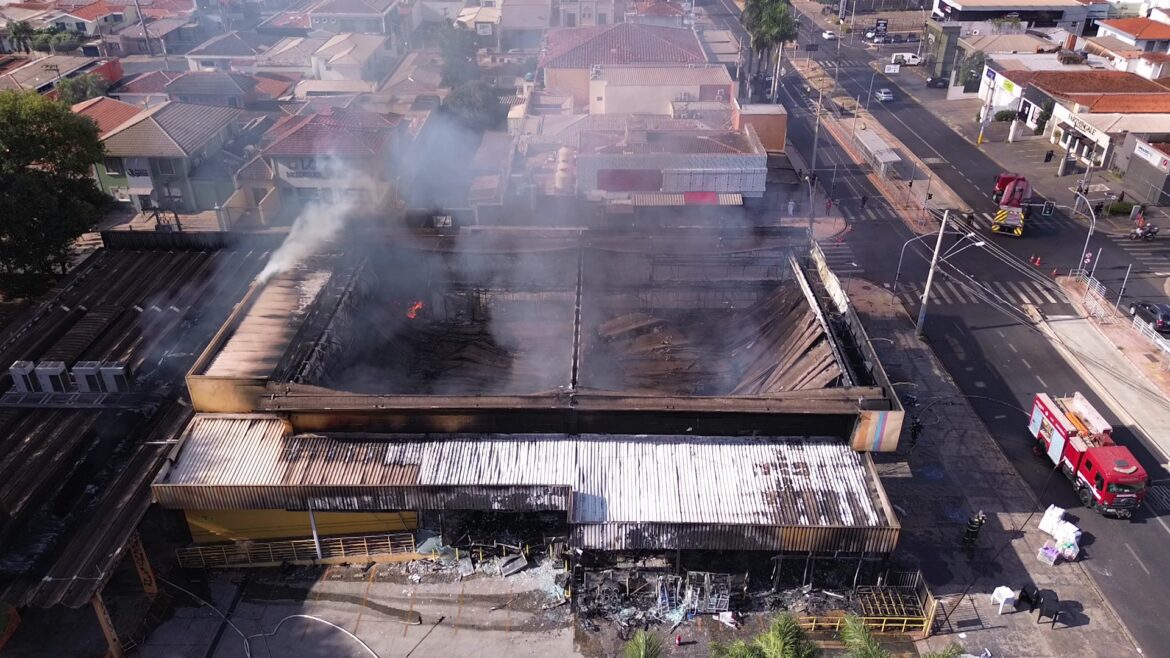 ‘caos’,-diz-cliente-apos-escapar-de-incendio-que-destruiu-loja-em-ribeirao-preto