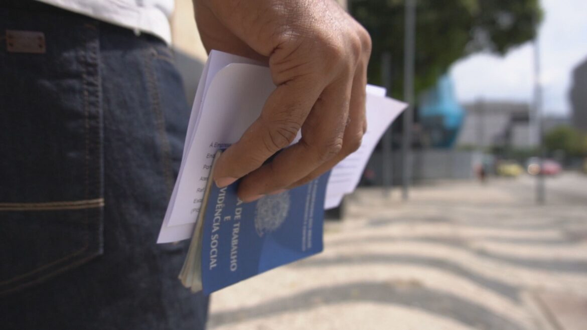 com-salarios-de-ate-r$-3-mil,-mutirao-oferece-400-vagas-em-juiz-de-fora;-veja-como-participar