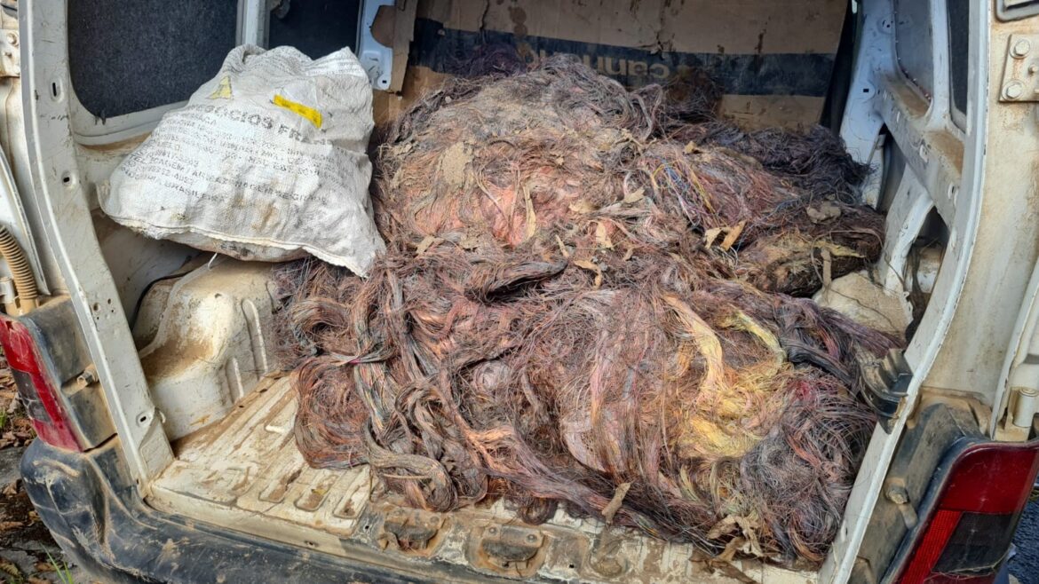 policia-recupera-mais-de-uma-tonelada-de-fios-de-cobre-furtados-em-juiz-de-fora