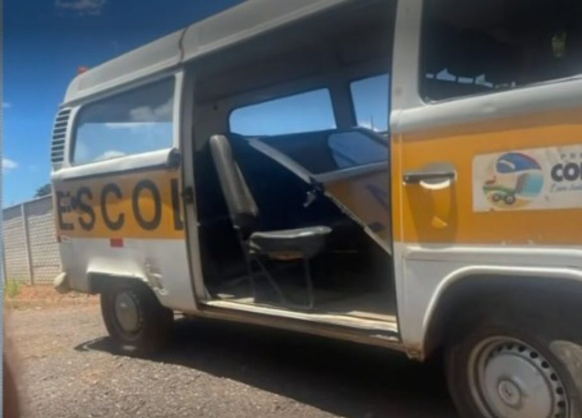 video-mostra-carro-da-prefeitura-de-congonhal-fazendo-transporte-de-alunos-com-cinco-criancas-no-banco-de-tras video-mostra-carro-da-prefeitura-de-congonhal-fazendo-transporte-de-alunos-com-cinco-criancas-no-banco-de-tras