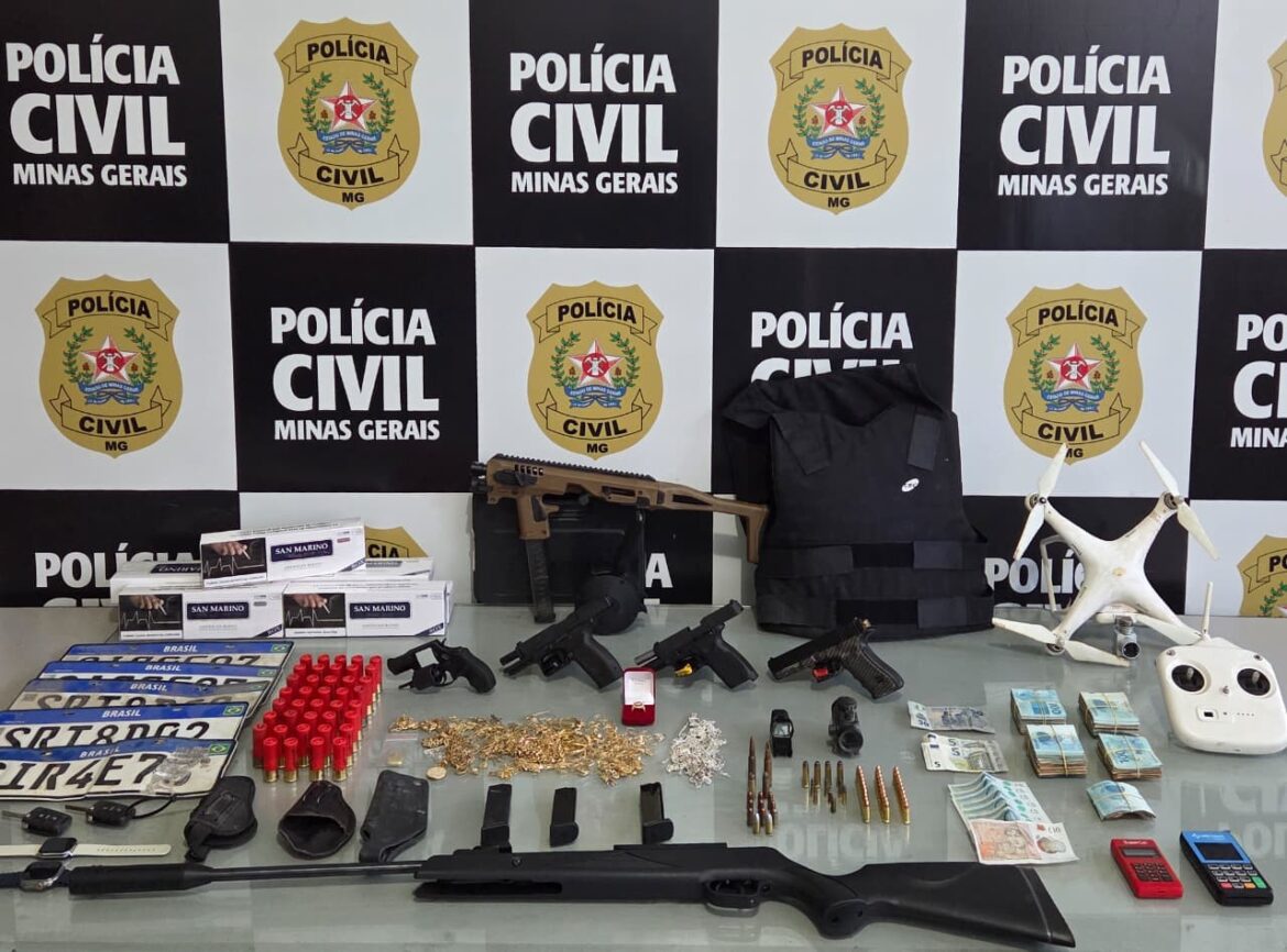 ‘bunker’-e-interditado-e-armas,-joias-e-veiculos-avaliados-em-r$-1-milhao-sao-apreendidos-em-operacao-contra-o-trafico-em-mg ‘bunker’-e-interditado-e-armas,-joias-e-veiculos-avaliados-em-r$-1-milhao-sao-apreendidos-em-operacao-contra-o-trafico-em-mg