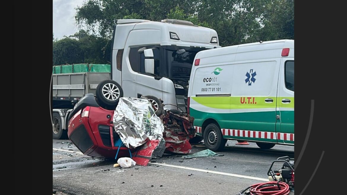 homem-morre-em-acidente-entre-carro-e-caminhao-e-br-101-e-interditada-no-es homem-morre-em-acidente-entre-carro-e-caminhao-e-br-101-e-interditada-no-es