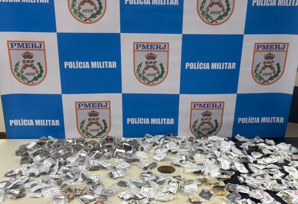 tres-homens-sao-presos-por-trafico-de-drogas-em-itaipuacu,-em-marica