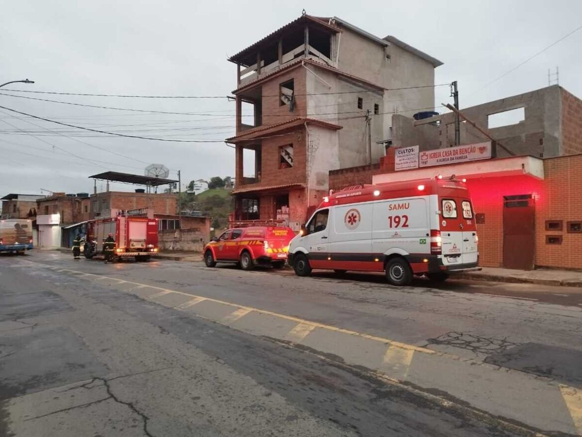 incendio-atinge-porao-de-predio-e-mobiliza-resgate-de-idosa-acamada-de-97-anos-em-juiz-de-fora