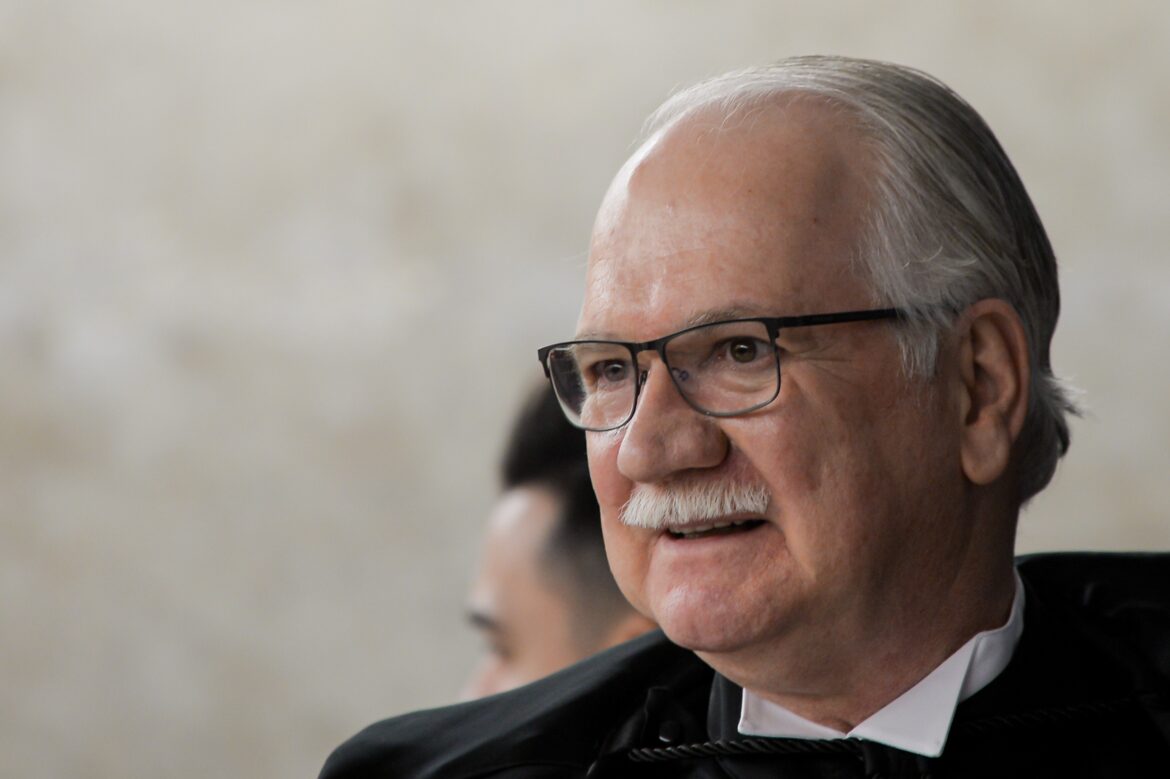 edson-fachin-toma-posse-como-presidente-do-supremo-tribunal-federal-nesta-segunda;-veja-perfil