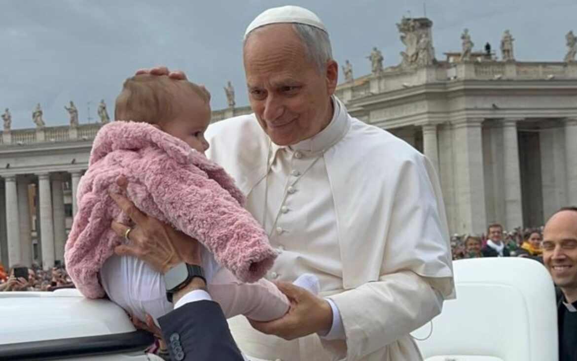 video:-bebe-baiana-de-sete-meses-e-abencoada-por-papa-leao-xiv-no-vaticano video:-bebe-baiana-de-sete-meses-e-abencoada-por-papa-leao-xiv-no-vaticano