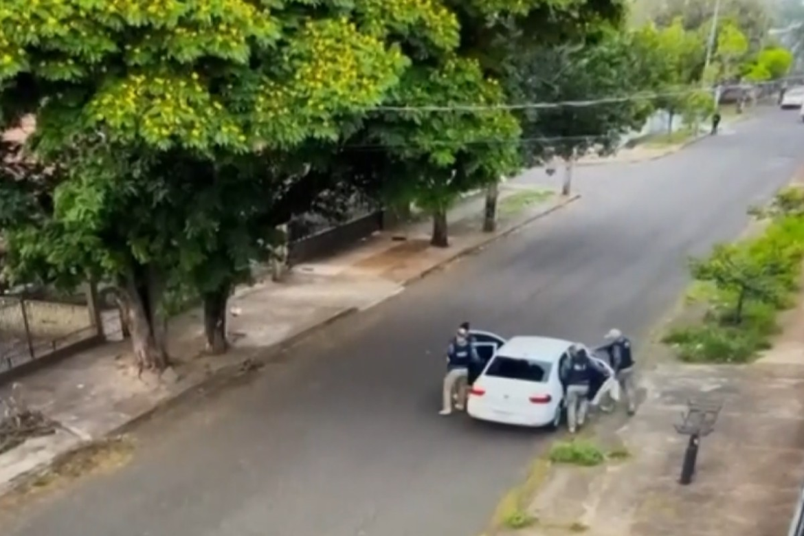 empresario-do-ramo-de-publicidade-e-investigado-por-oferecer-propina-a-servidores-para-podar-arvores-em-frente-a-outdoors-colocados-por-ele,-no-pr empresario-do-ramo-de-publicidade-e-investigado-por-oferecer-propina-a-servidores-para-podar-arvores-em-frente-a-outdoors-colocados-por-ele,-no-pr