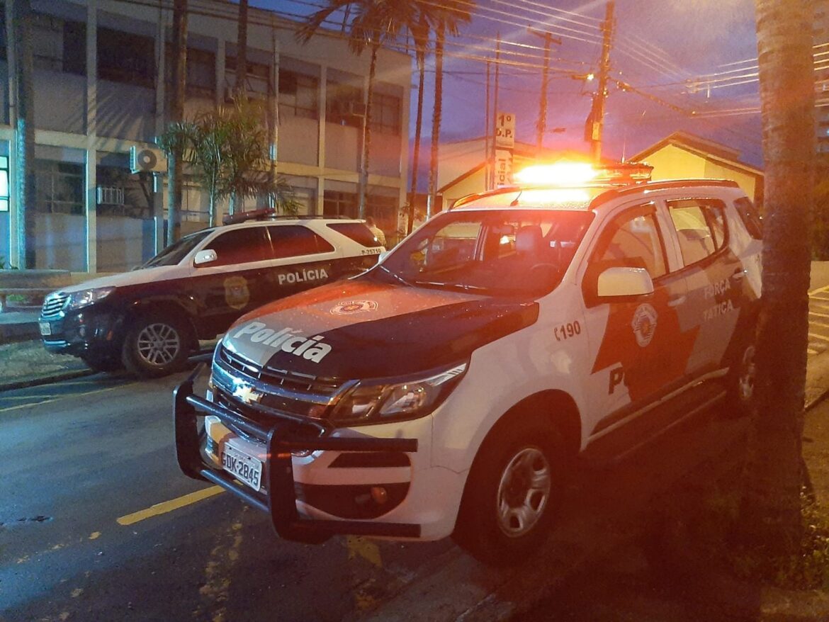 adolescente-coloca-fogo-em-travesseiro-apos-briga-familiar-e-provoca-incendio-em-casa-de-piracicaba,-diz-pm adolescente-coloca-fogo-em-travesseiro-apos-briga-familiar-e-provoca-incendio-em-casa-de-piracicaba,-diz-pm