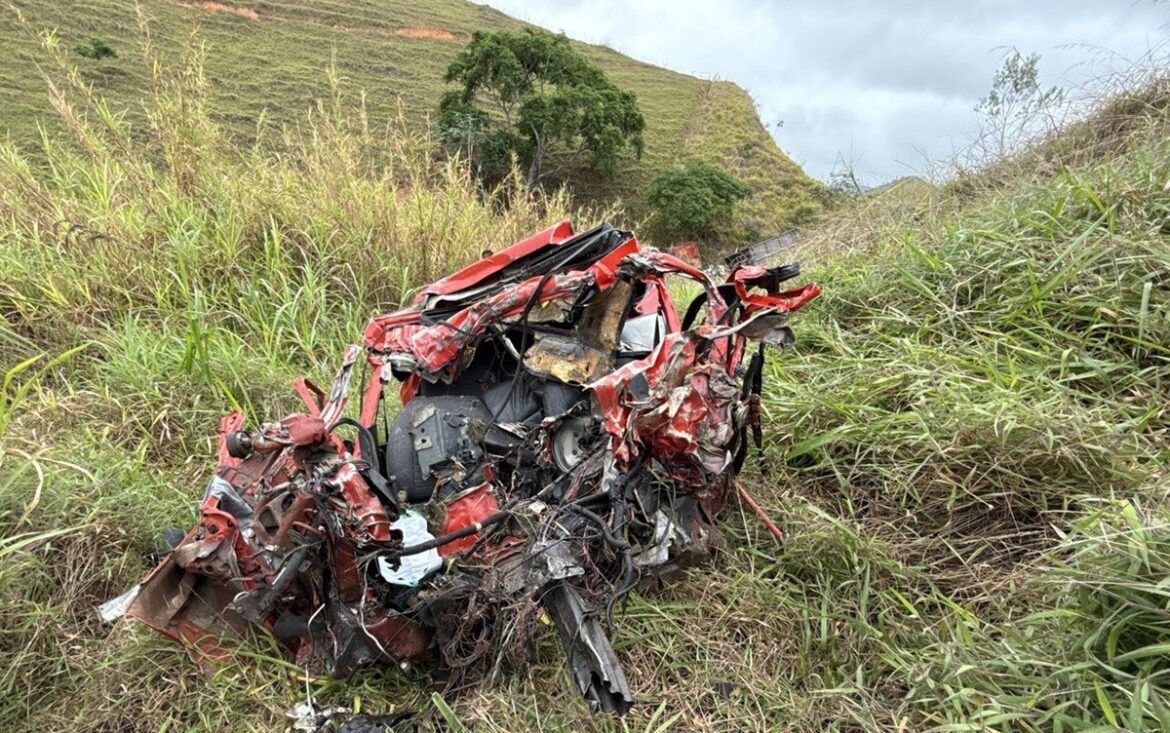 motorista-morre-em-batida-entre-carro-e-carreta-na-br-267 motorista-morre-em-batida-entre-carro-e-carreta-na-br-267