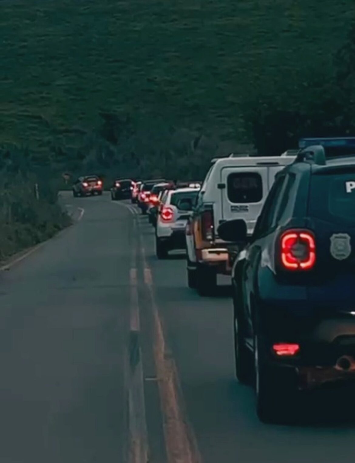 150-policiais-e-quase-50-viaturas:-operacao-contra-o-trafico-prende-14-pessoas-em-juiz-de-fora-e-bicas 150-policiais-e-quase-50-viaturas:-operacao-contra-o-trafico-prende-14-pessoas-em-juiz-de-fora-e-bicas