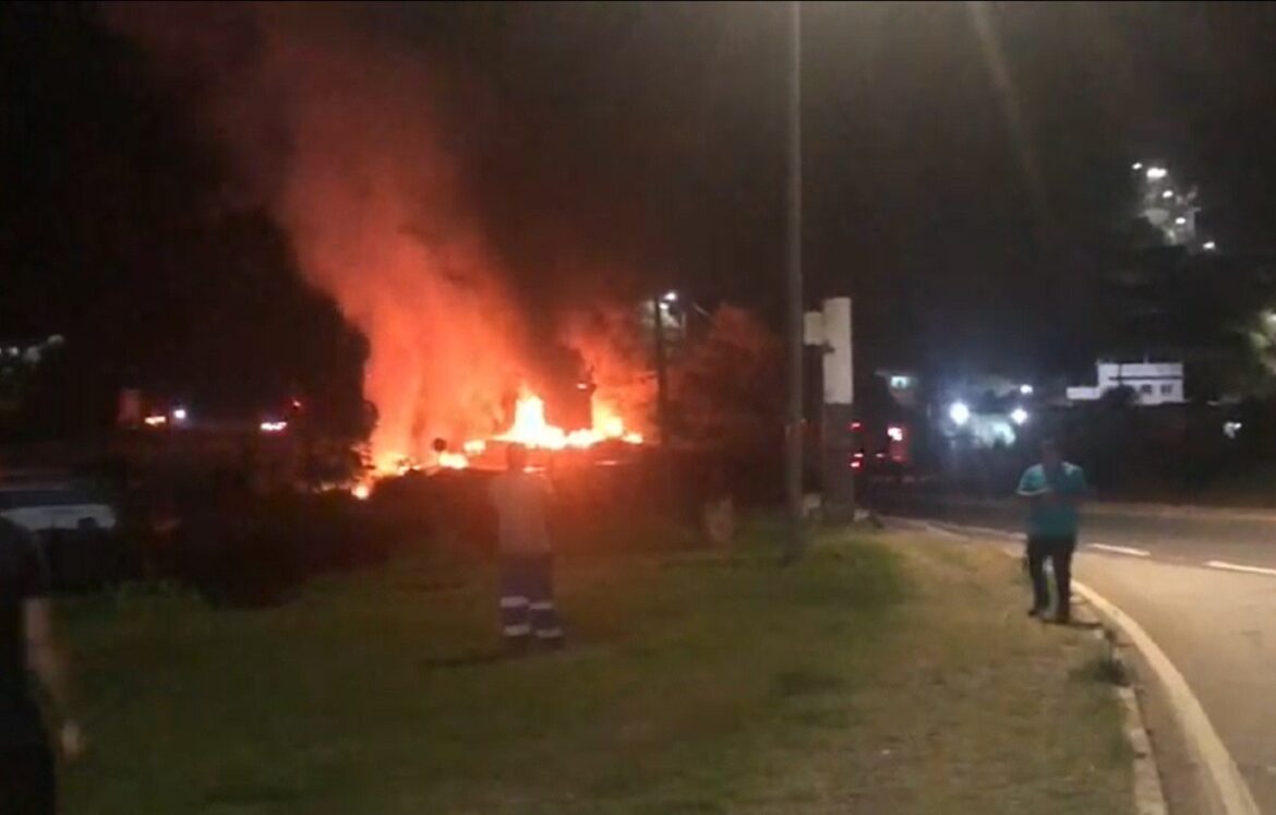 motociclista-morre,-e-carreta-pega-fogo-apos-acidente-na-br-040 motociclista-morre,-e-carreta-pega-fogo-apos-acidente-na-br-040