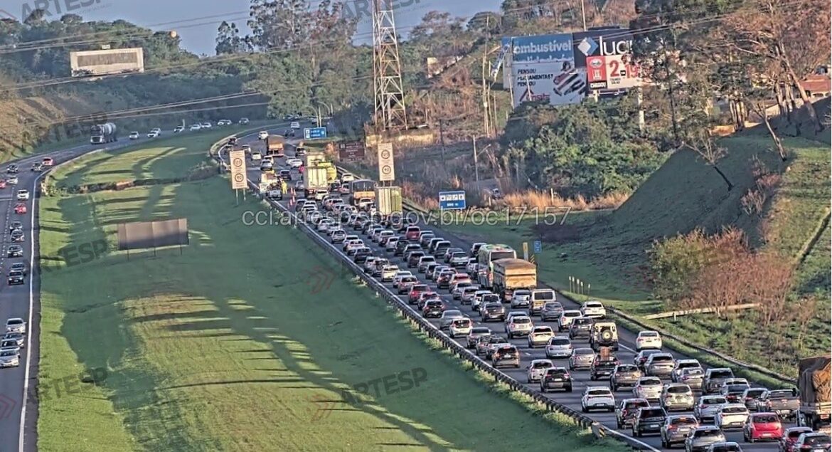 acidente-com-motocicleta-causa-congestionamento-na-rodovia-dos-bandeirantes-em-jundiai