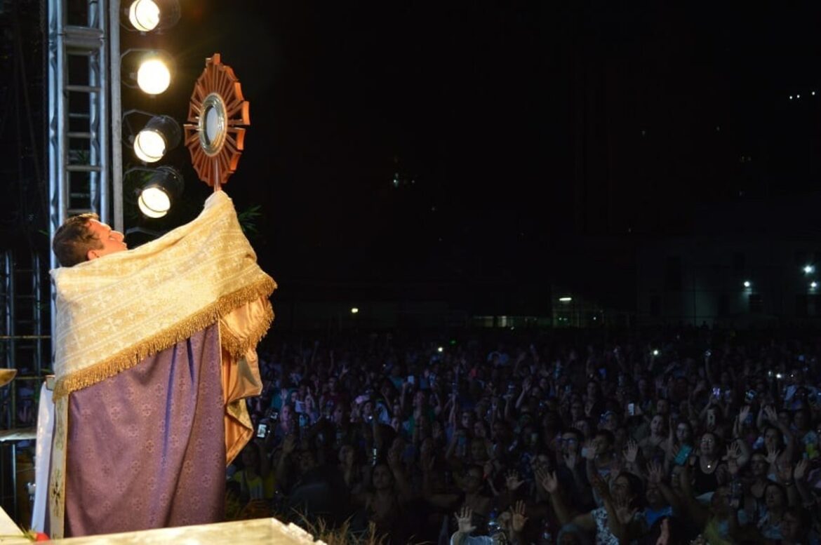 padre-pierre-confirma-data-da-ultima-missa-do-impossivel-de-2025-em-juiz-de-fora,-que-sera-no-sport