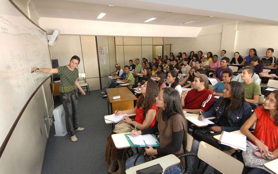 cursos-populares-para-concursos-oferecem-mais-de-700-vagas-gratuitas-em-juiz-de-fora;-saiba-como-se-inscrever