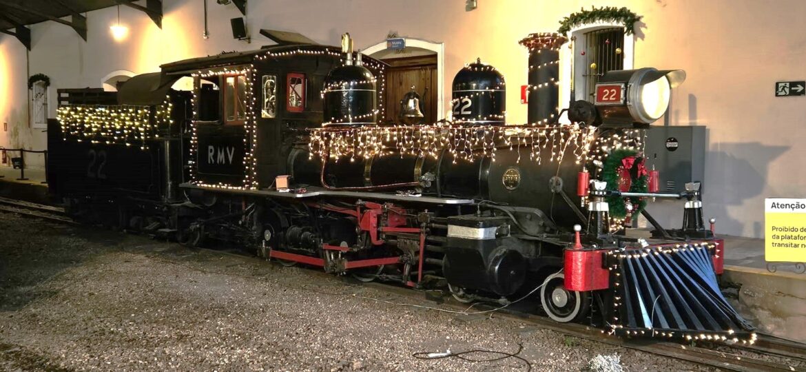 papai-noel-vai-passear-de-maria-fumaca-entre-sao-joao-del-rei-e-tiradentes;-veja-como-embarcar-junto