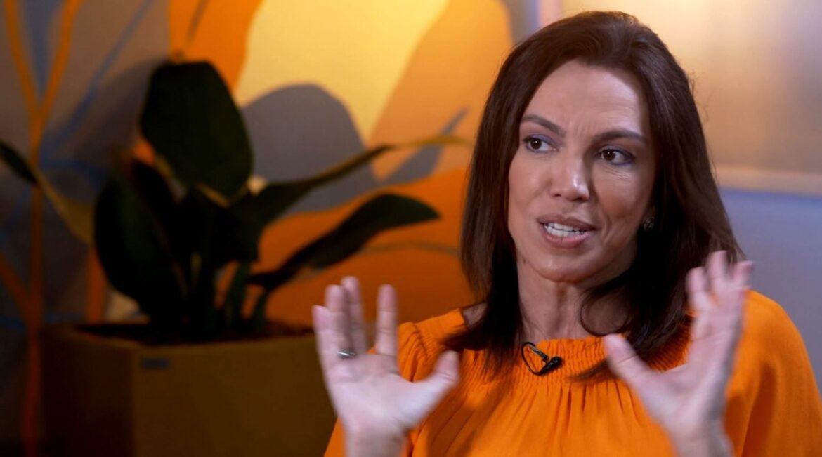 jornalista-ana-paula-araujo-faz-palestra-e-lanca-livro-em-juiz-de-fora