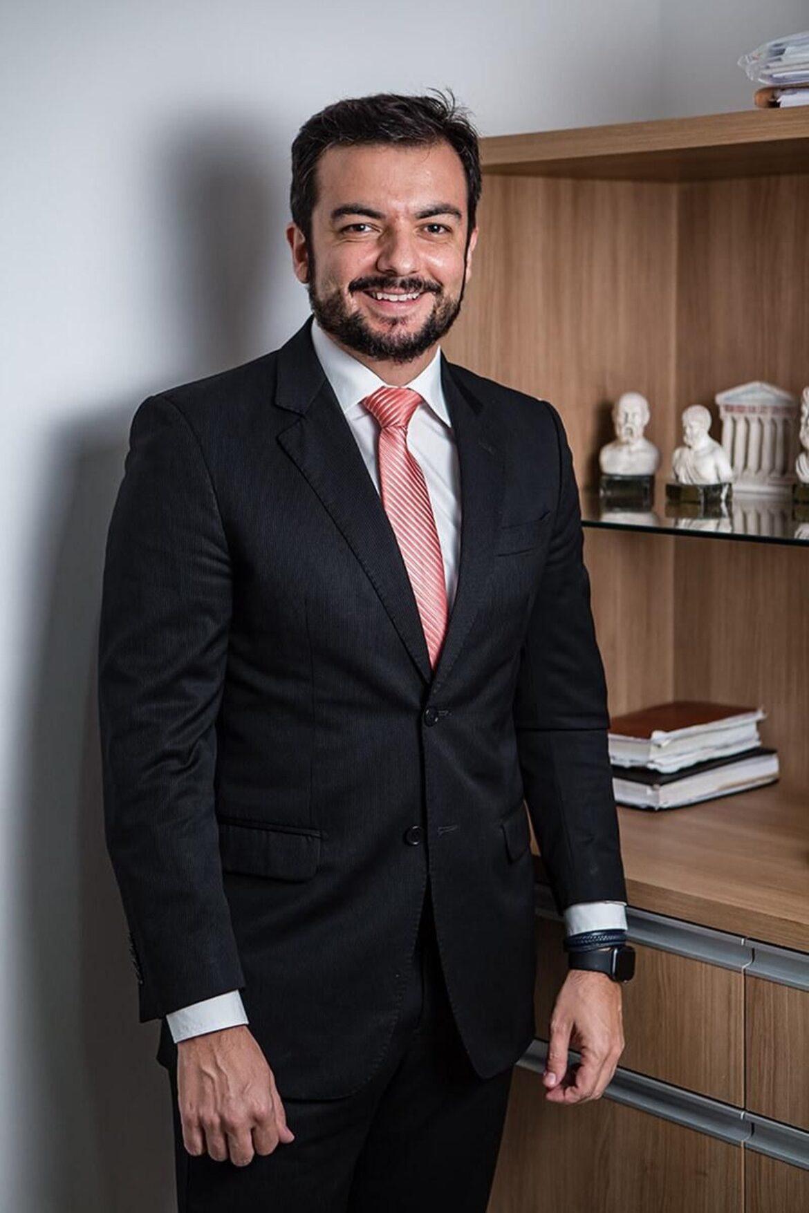 oab-cria-comissao-especial-para-acompanhar-investigacao-de-assassinato-de-advogado-esfaqueado-dentro-de-escritorio-em-mg