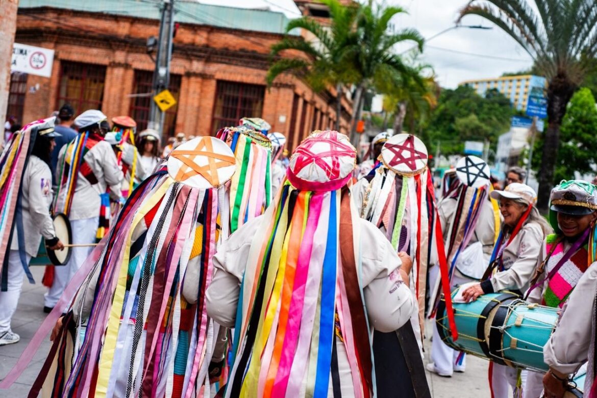 encontro-de-congadas-reune-guardas-tradicionais-e-celebra-cultura-mineira-em-juiz-de-fora;-veja-programacao