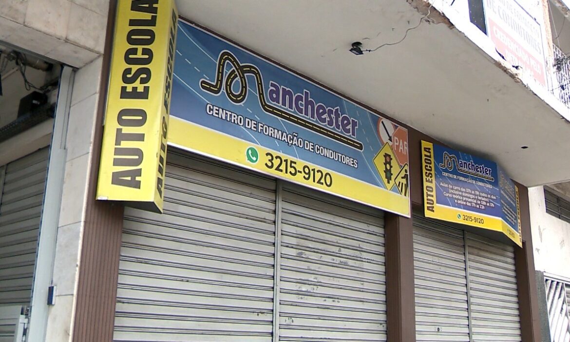 fechamento-de-autoescola-completa-20-dias-e-alunos-aguardam-solucao;-policia-civil-apura-o-caso