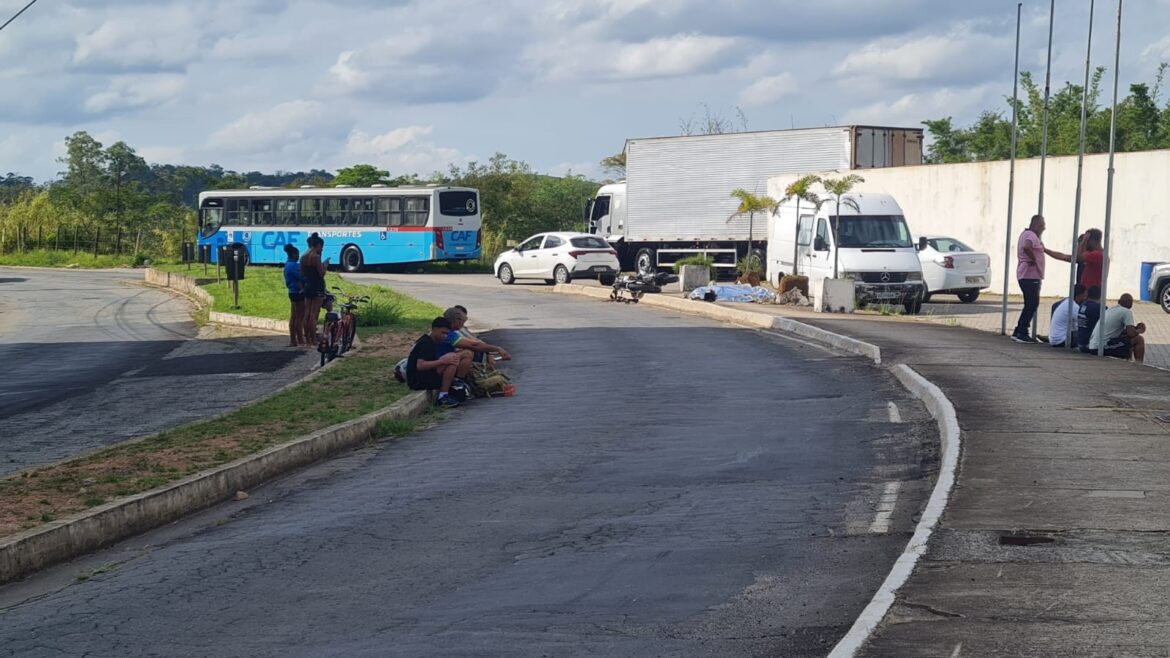 motociclista-morre-apos-bater-em-vasos-de-planta-em-juiz-de-fora