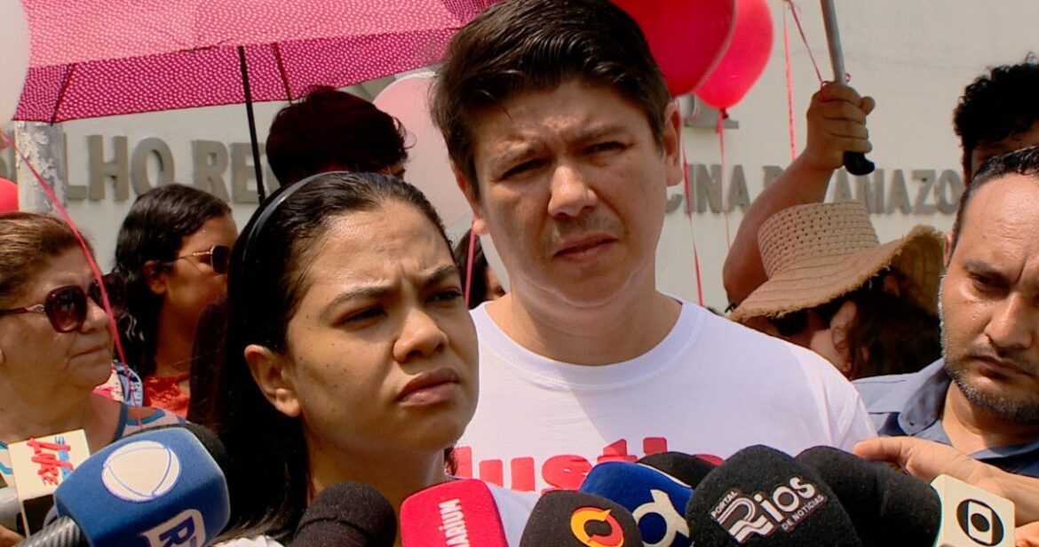 caso-benicio:-mae-diz-que-medica-‘nao-saia-do-celular’-enquanto-filho-sofria-apos-dose-errada-de-adrenalina