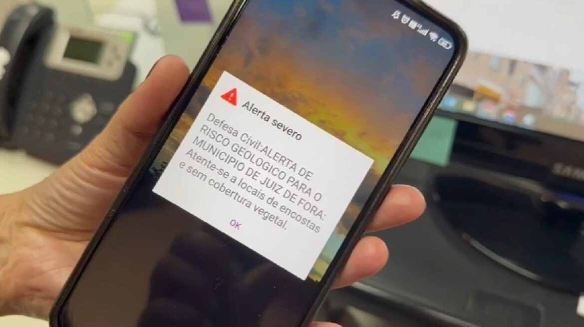 moradores-de-juiz-de-fora-recebem-mensagem-de-‘alerta-severo’-indicando-risco-geologico-e-alagamentos;-veja-o-que-fazer