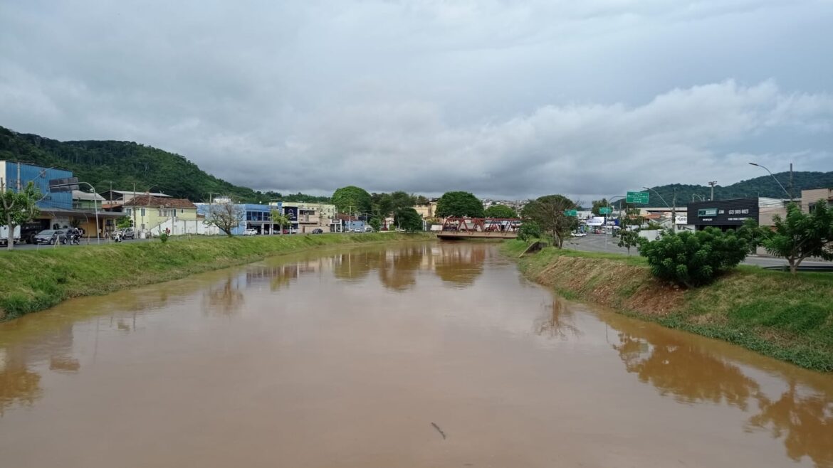 juiz-de-fora-registra-chuvas-nesta-sexta-e-pode-ter-novas-precipitacoes-no-sabado;-veja-previsao-do-tempo