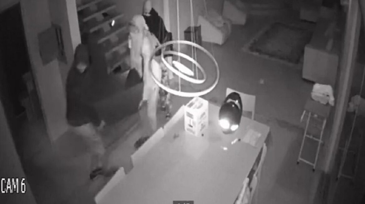 grupo-invade-casa-e-carrega-cofre-com-quase-r$-100-mil-em-mg