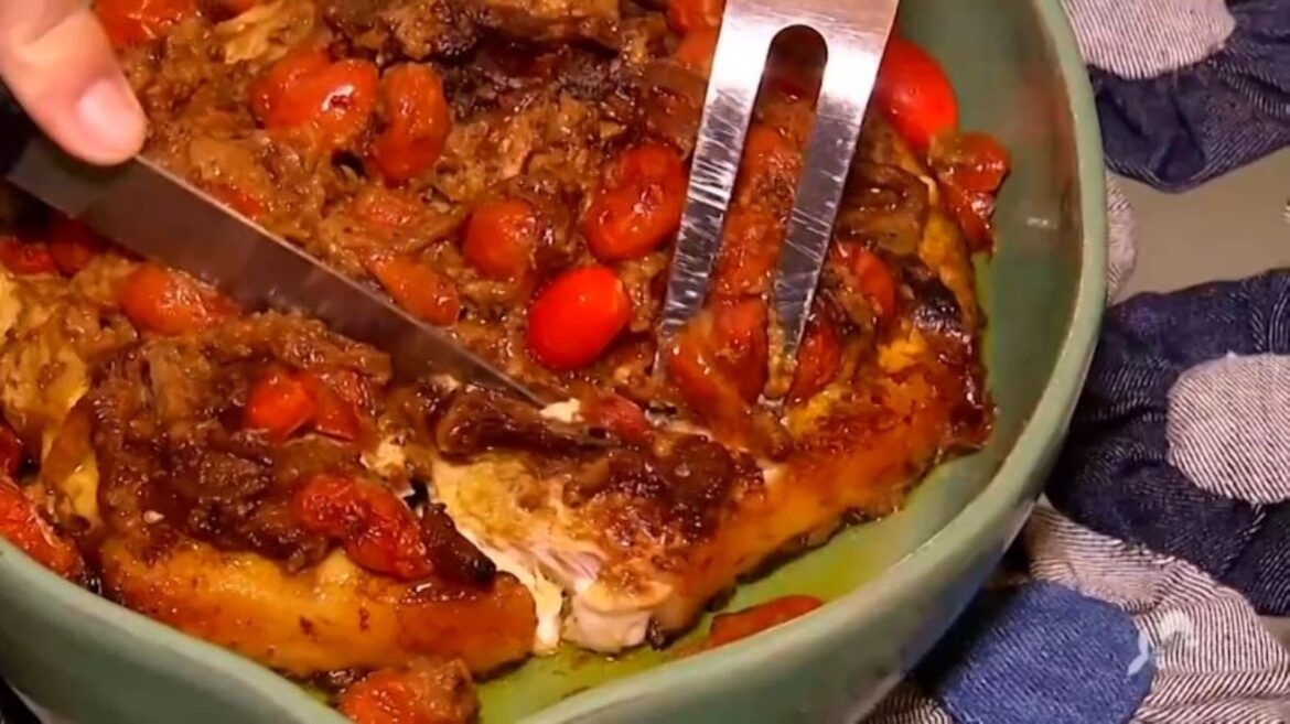 ceia-de-reveillon:-aprenda-a-fazer-a-receita-de-pernil-ao-molho-de-abacaxi