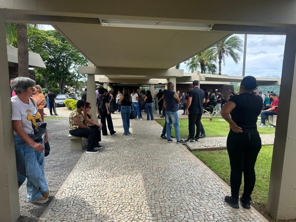 familia-morta-a-facadas-e-sepultada-em-juiz-de-fora:-‘ficamos-sem-chao’,-diz-irma-de-vitima