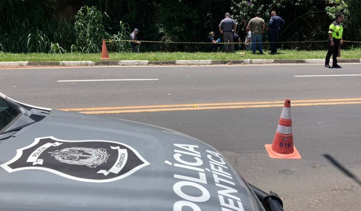 dois-corpos-sao-encontrados-ao-lado-de-moto-acidentada-as-margens-de-avenida-em-valinhos