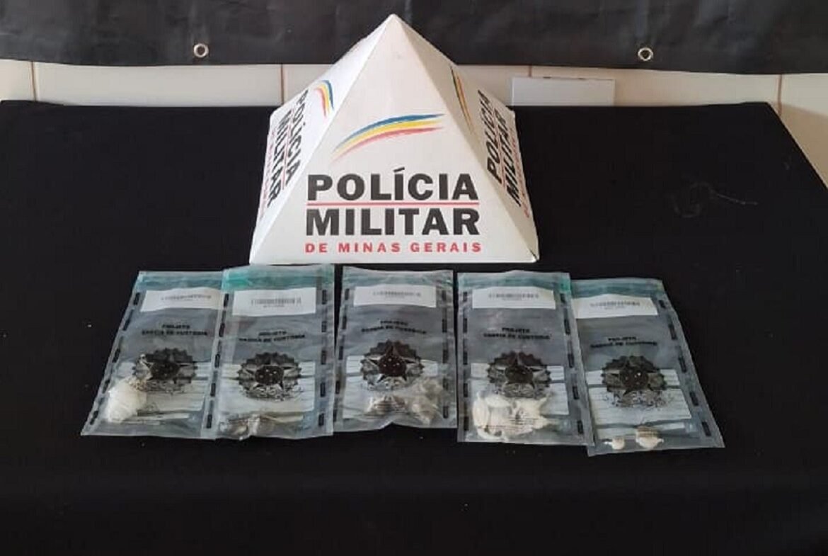 mae-e-presa-por-usar-filho-de-13-anos-para-vender-drogas-em-mg