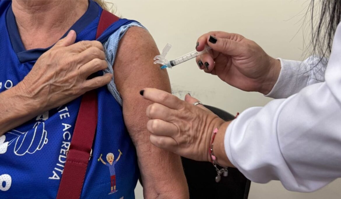 vacina-da-gripe:-menos-de-30%-dos-grupos-prioritarios-foram-imunizados-em-manaus