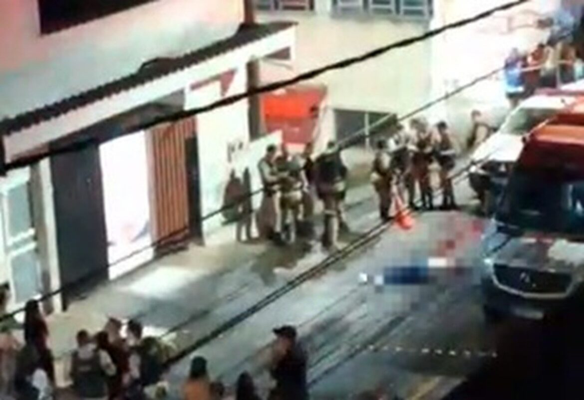 homem-e-preso-apos-atirar-na-mae-e-matar-amiga-em-juiz-de-fora