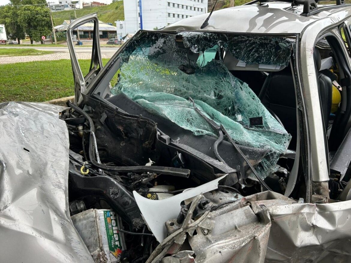 casal-morre-em-acidente-entre-carro-e-carreta-na-br-116