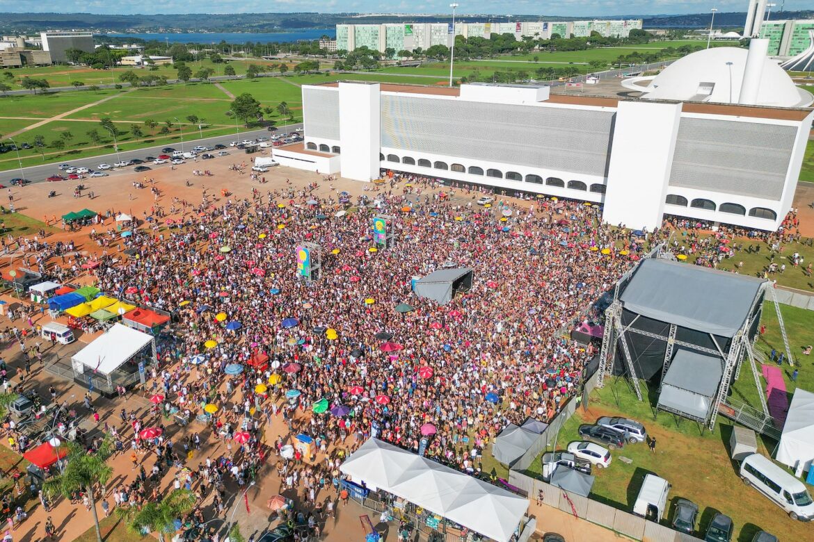 carnaval:-veja-agenda-de-blocos-de-rua-deste-domingo-(15)-no-df
