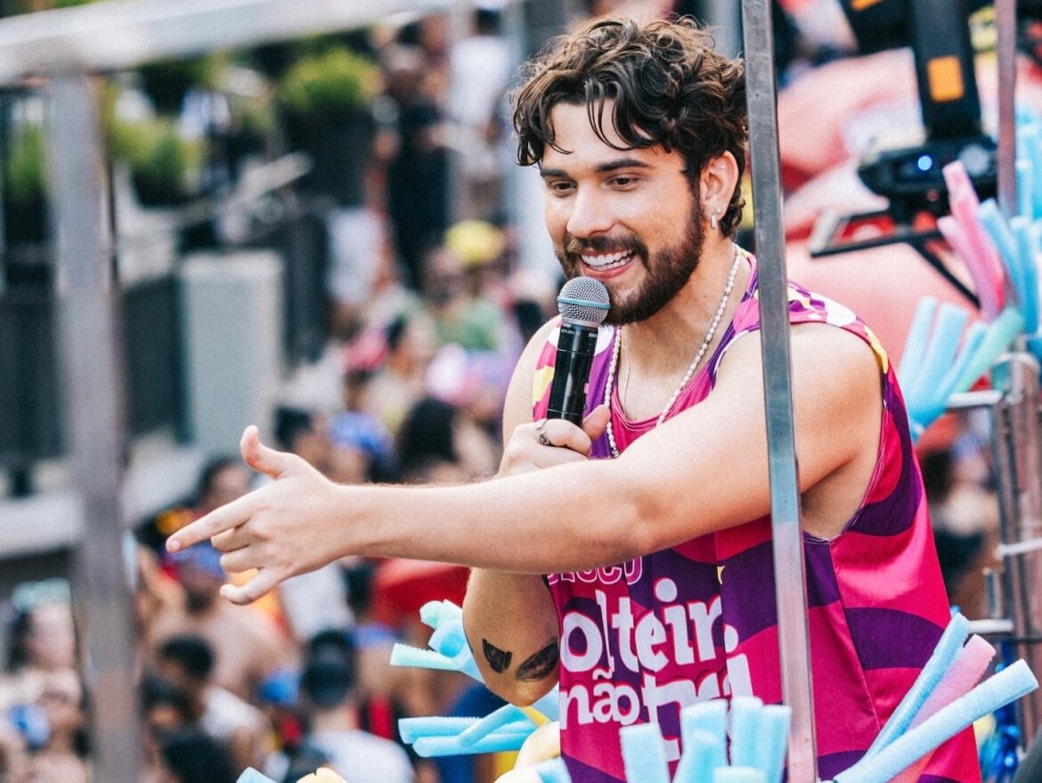 gustavo-mioto-leva-sofrencia-com-novos-arranjos-para-o-carnaval:-‘a-gente-sofre-em-axe,-pulando-e-dancando’