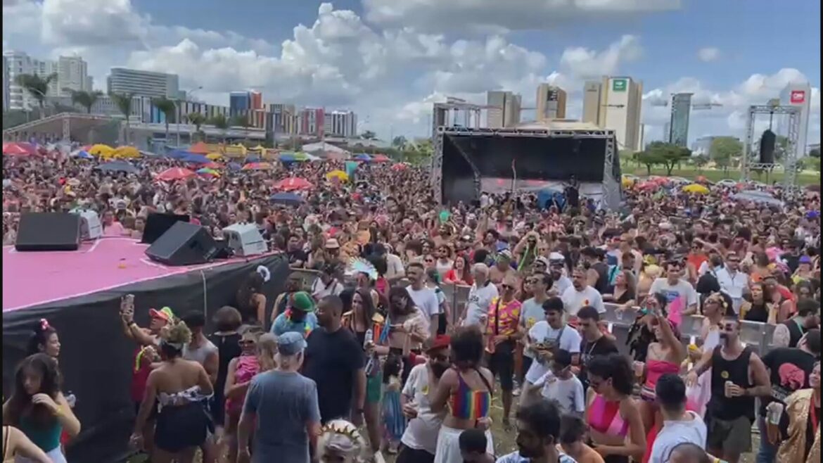 carnaval:-veja-programacao-dos-blocos-de-rua-desta-terca-(17)-no-df